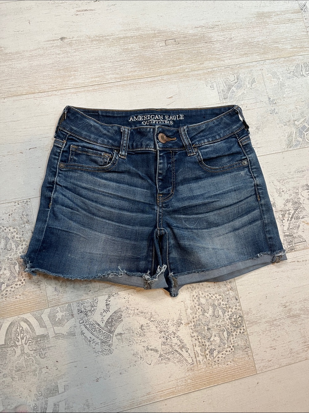 American Eagle Outfitters Midi Jean Shorts Size 4